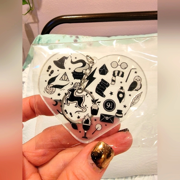 unbranded Accessories - Harry Potter clear heart keychain